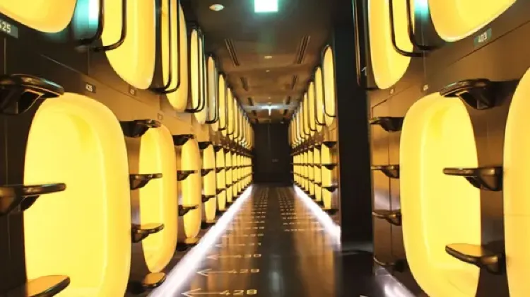 5.レンブラントキャビン新宿新大久保