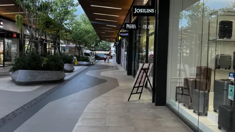 Siam Premium Outlet Shuttle Bus: FAQs