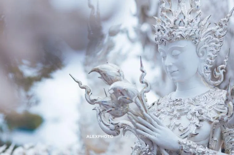 ศิลปะภายในวัดร่องขุ่น