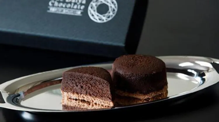 パティスリーケンジ「宇部ダイヤ・黒」