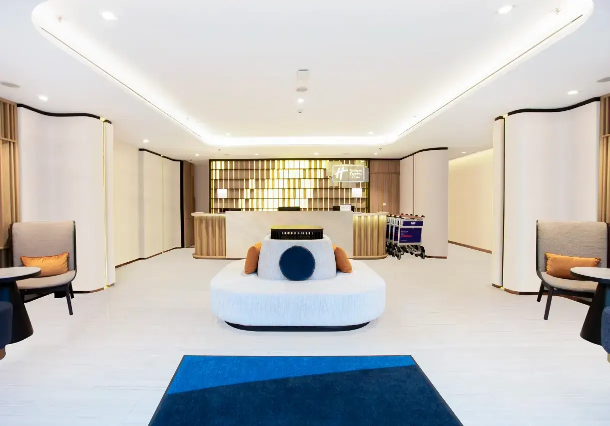 Holiday Inn Express & Suites Bangkok Central Pier