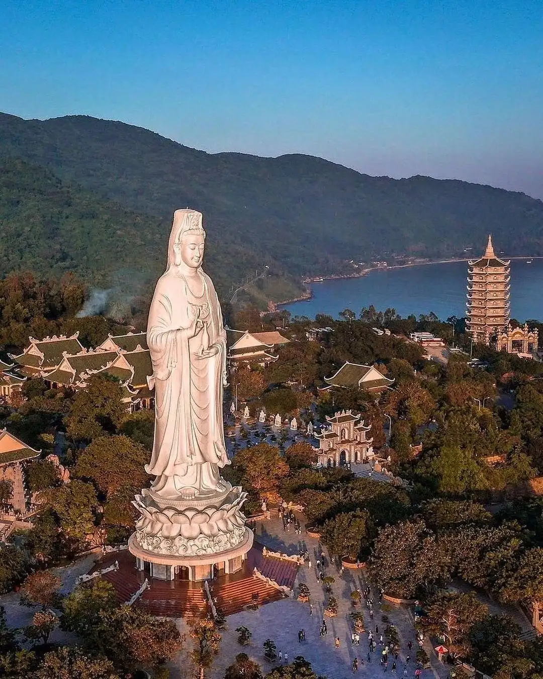 Chùa Linh Ứng, vườn Tịnh Tâm, tượng Phật Thích Ca Mâu Ni - Khu du lịch Bà Nà Hills