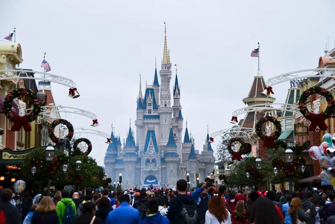 A Magical Disney Christmas Awaits You at Disney World!