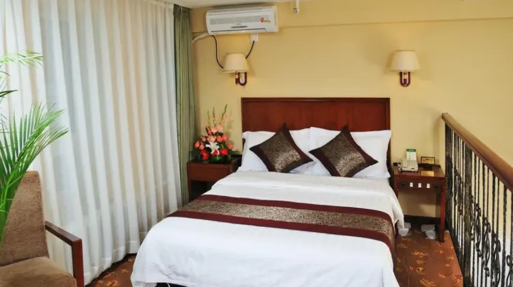 北京華育ホテル