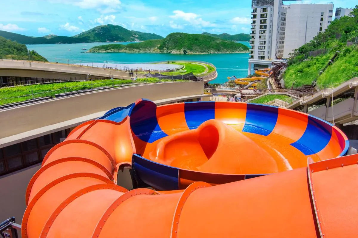 新開幕的香港海洋公園水上樂園﹐設有多個刺激水上設施！