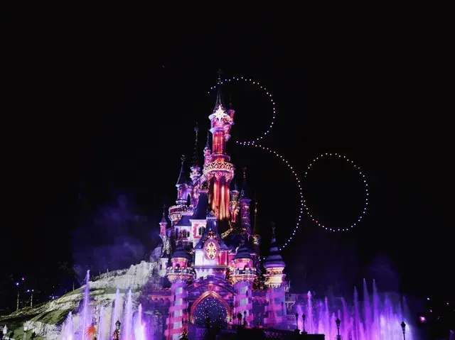迪士尼燈光煙花秀