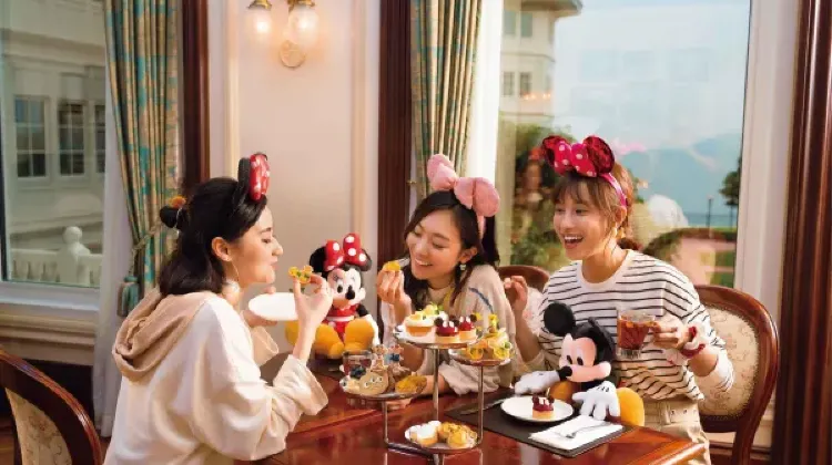 1.Hong Kong Disneyland Hotel