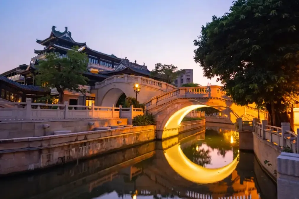 Things to Do in Guangzhou: Check out old buildings, shops and food at Yongqingfang