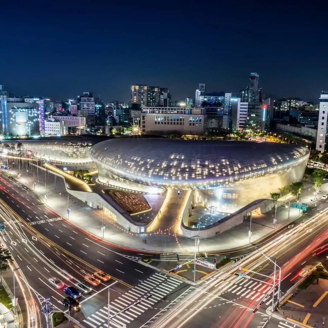 du lịch Hàn Quốc tự túc - Dongdaemun Design Plaza