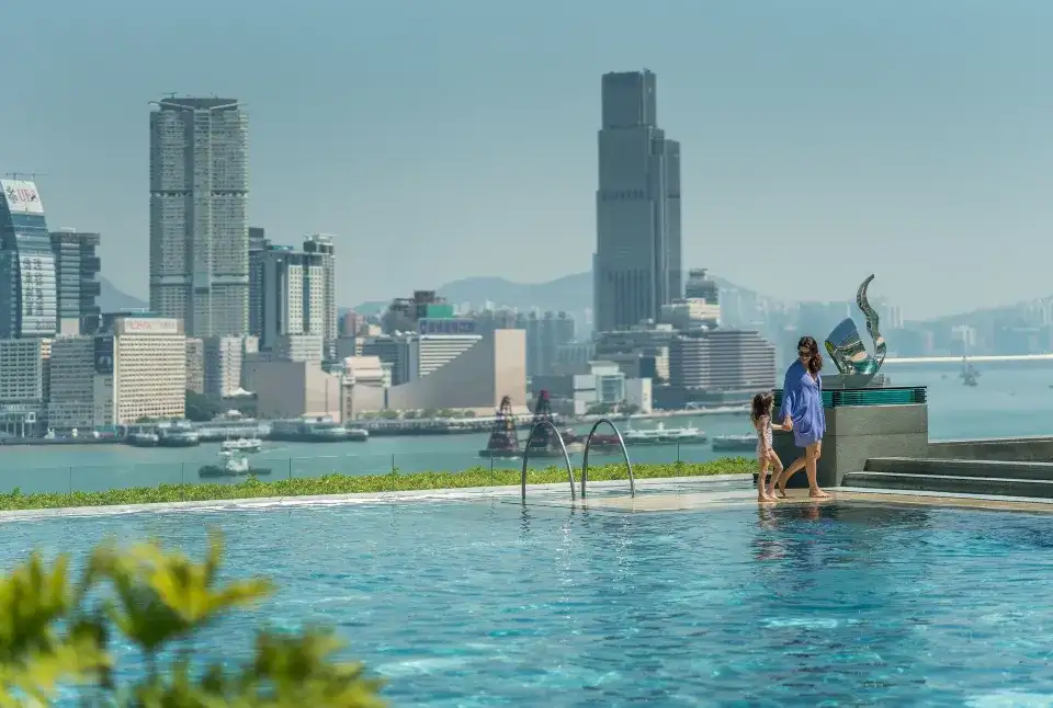 The Four Seasons Hotel Hong Kong - Outdoor Swimming Pool