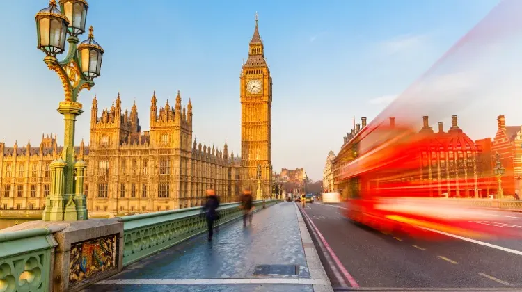 イギリスでの長期滞在はeSIM・SIMカード・Wi-Fiルーターどれが正解?