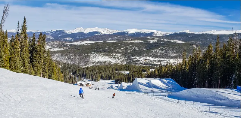 Skiing at Lee Canyon Ski Resort