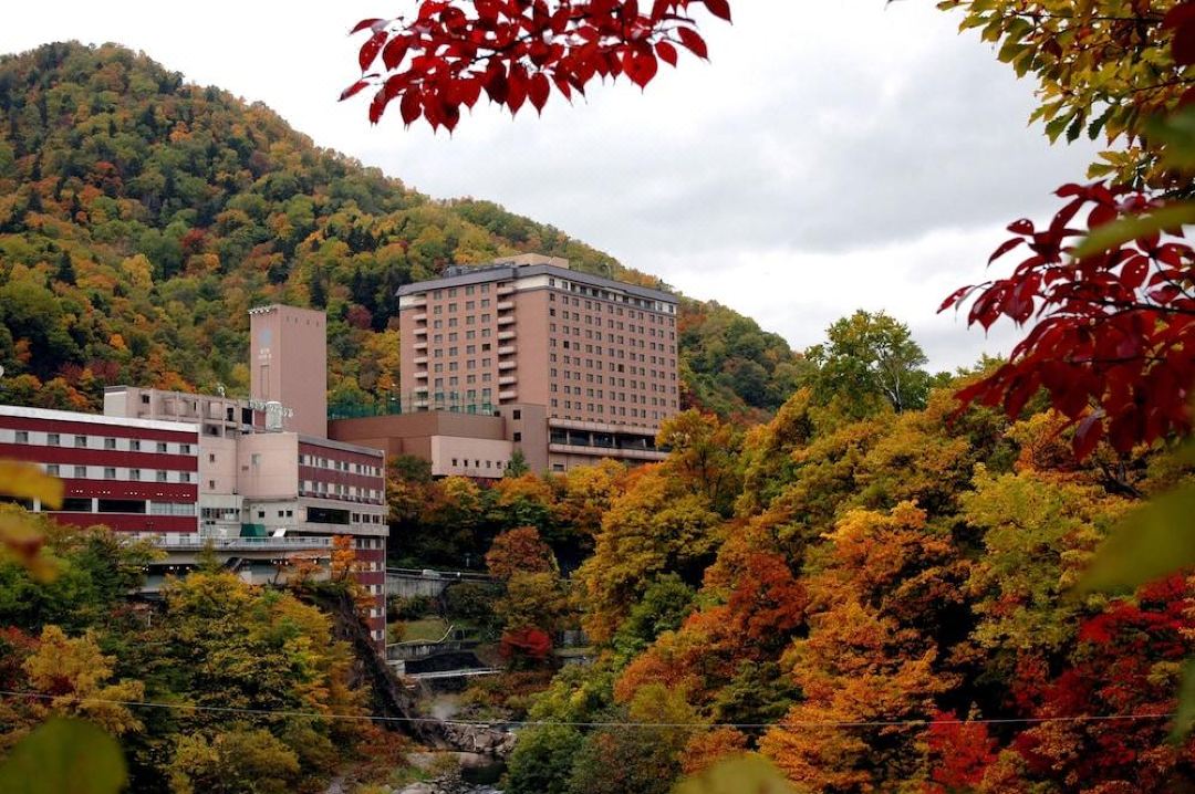 定山渓第一寶亭留 翠山亭 周辺の紅葉景色