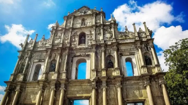 Traveling in Macau - St Paul's Ruins at Senado Square