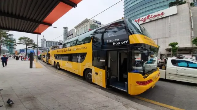 5.観光バス（二階建て）