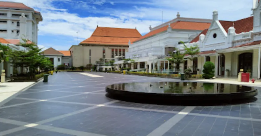 Tempat Wisata di Surabaya-Alun - Alun Surabaya