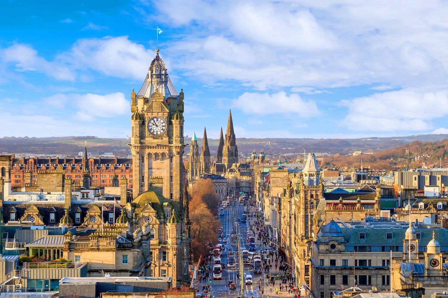 Book Cheap Flights from London to Edinburgh and Save Money