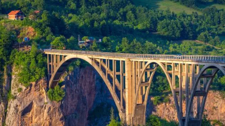 Montenegro transportation cost