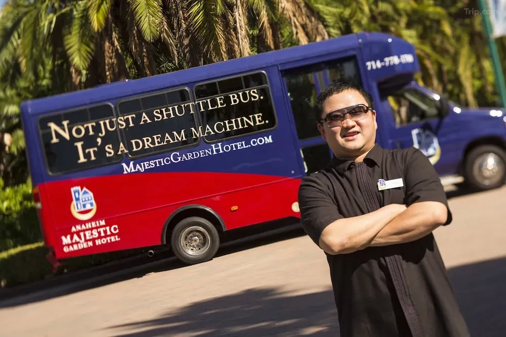 Shuttle Service - Hotel near Disneyland with Shuttle