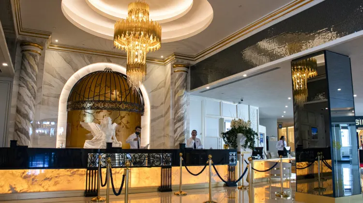 1.新しくできたホテルに宿泊する