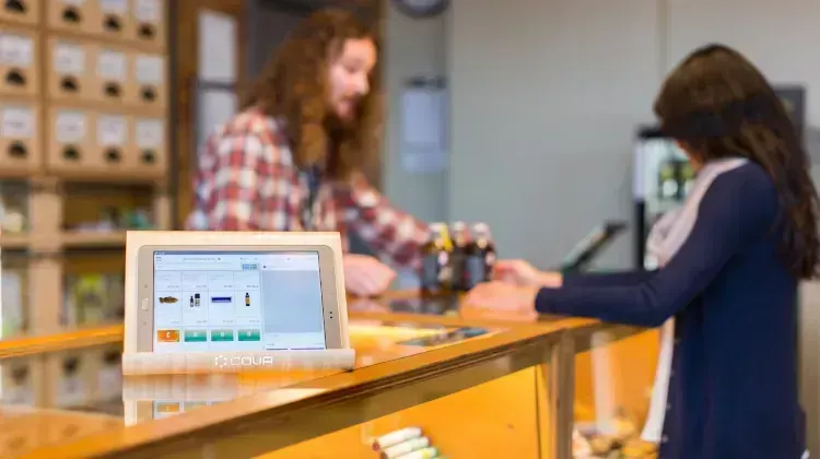 デンマーク用の変換プラグを購入できる場所