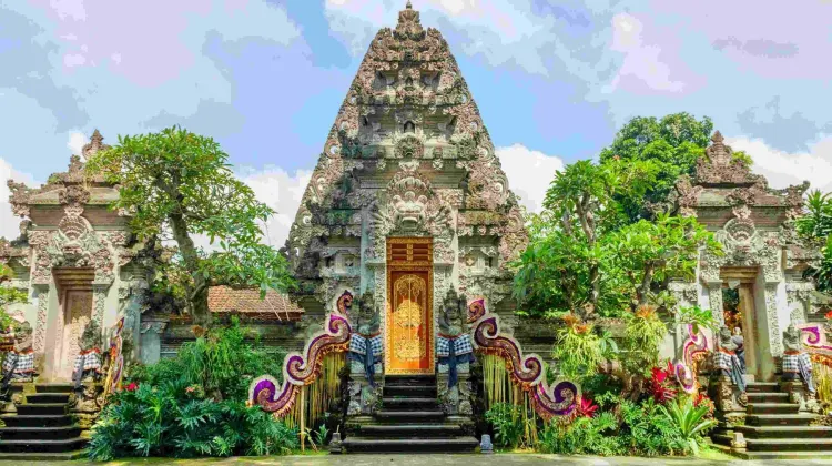 Tempat Wisata di Ubud- Puri Saren Agung