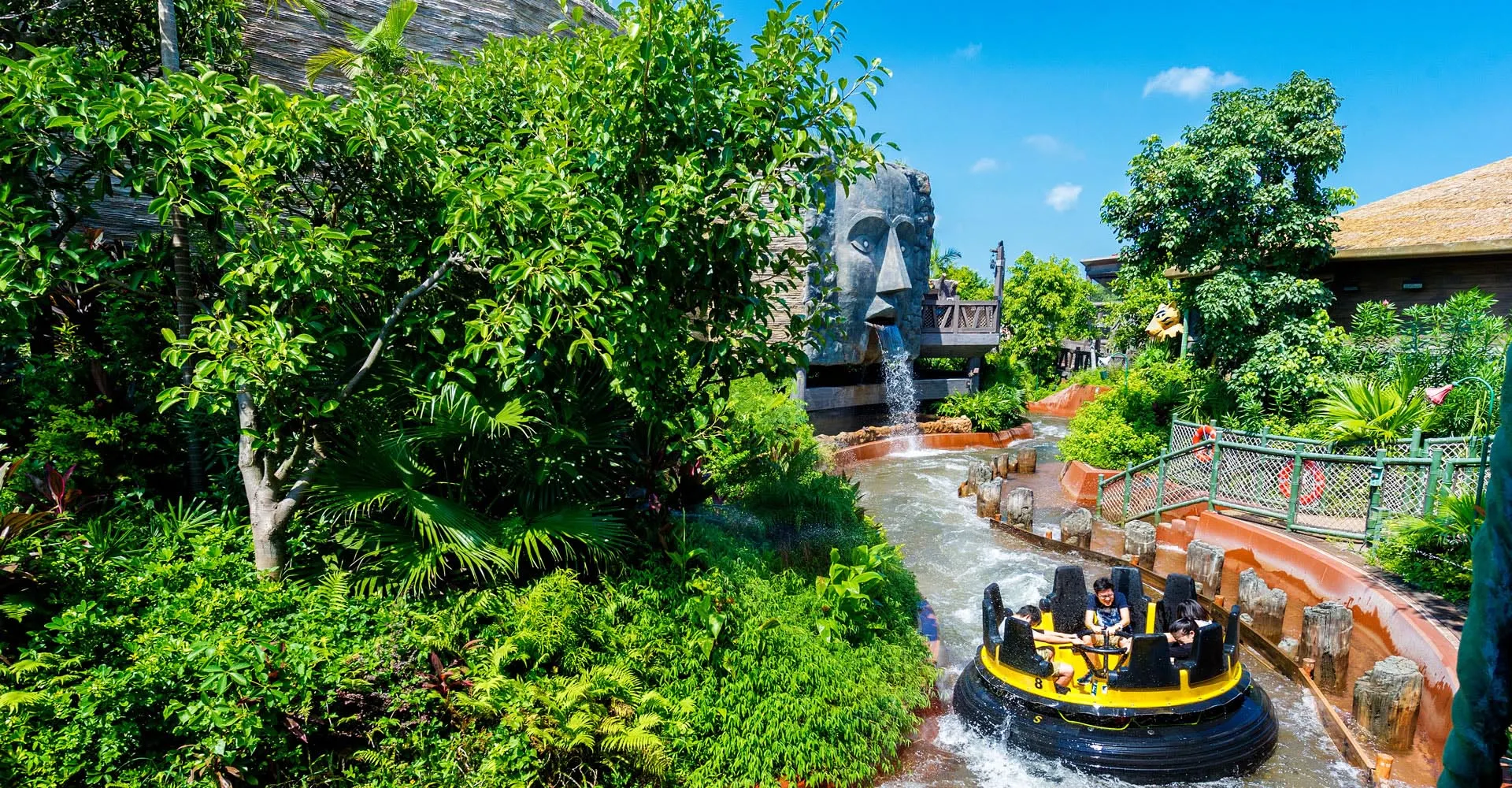 What are the Must-see Attractions at Ocean Park Hong Kong?