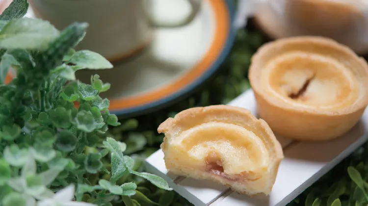 長谷製菓「弟子屈いちごのチーズタルト」