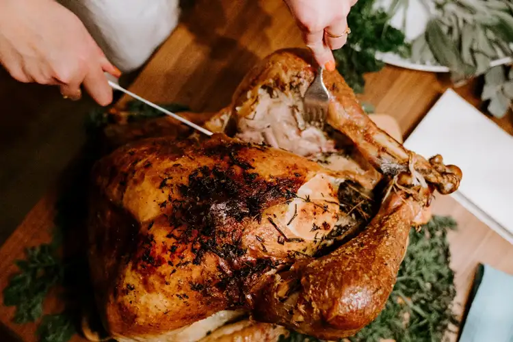 Source: Claudio Schwarz/ unsplash  Turkey is the classic Thanksgiving dish
