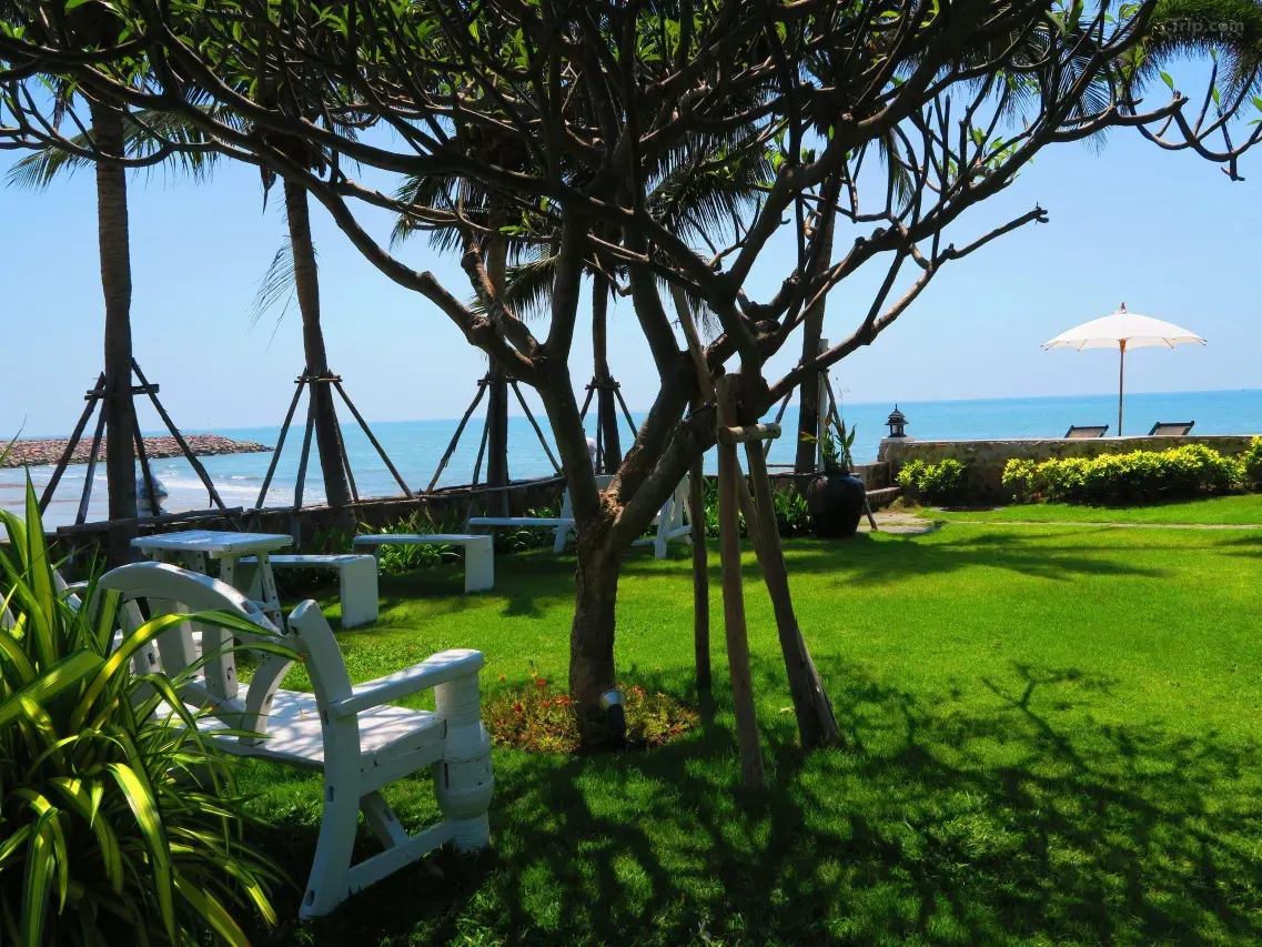 ชมทะเล รีสอร์ท หาดเจ้าสำราญ(Chomtalay Resort at Had Chaosamran Beach)