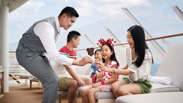 迪士尼探險號遊輪禮賓服務