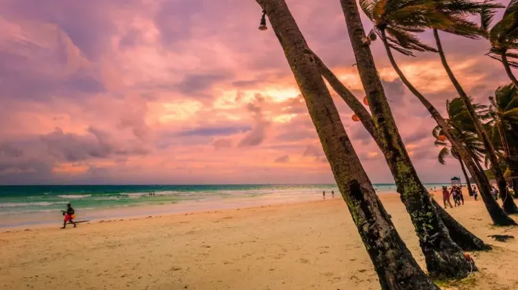 フィリピンでは変換プラグなしでも充電できることが多い！