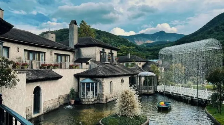 箱根ガラスの森美術館