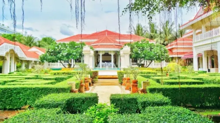 พระราชนิเวศน์มฤคทายวัน