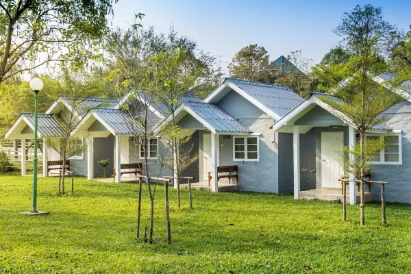 ไอวี่ คอทเทจ บาย คิวว์ โฮเทล - ที่พักสระบุรี  ติดน้ำตก