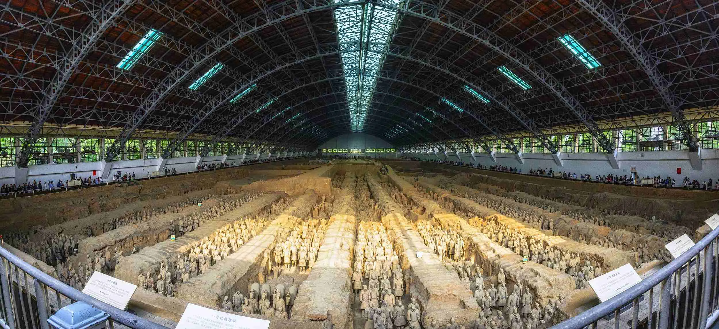 Best time to go to Qin Shi Huang Tomb