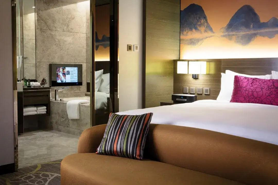 九龍東皇冠假日酒店