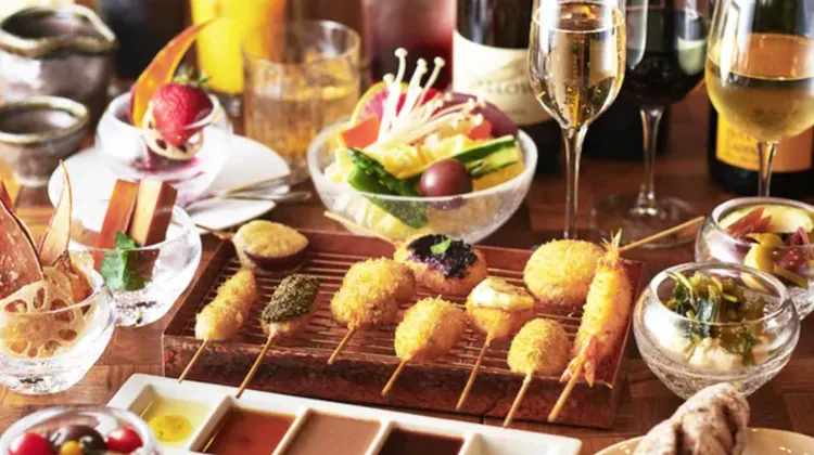 Rokkakutei Kuromon Honten serves deep-fried skewers that are made with the freshest seasonal ingredients from Kuromon Market