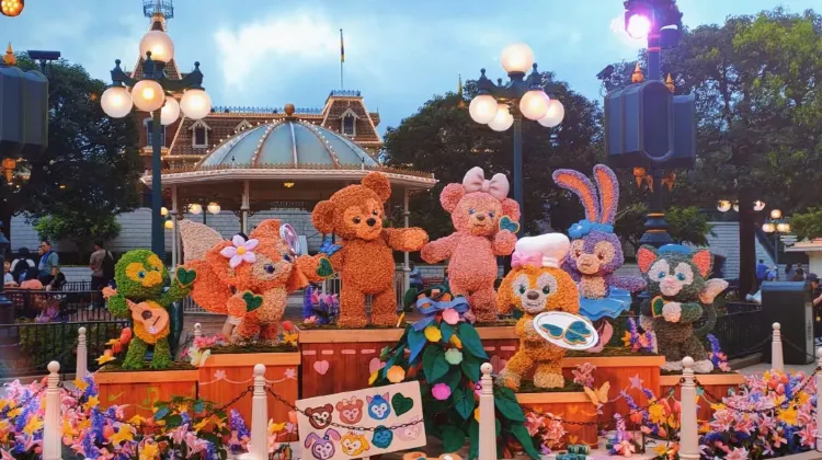 Tokyo Disneyland and Tokyo DisneySea