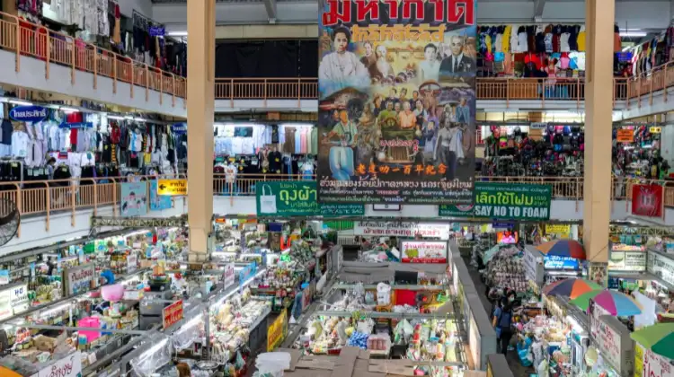 ตลาดวโรรส