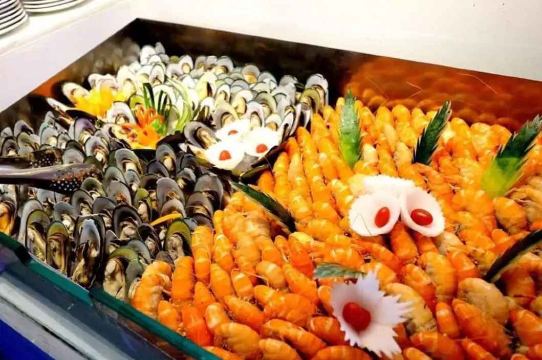 ล่องเรือดินเนอร์