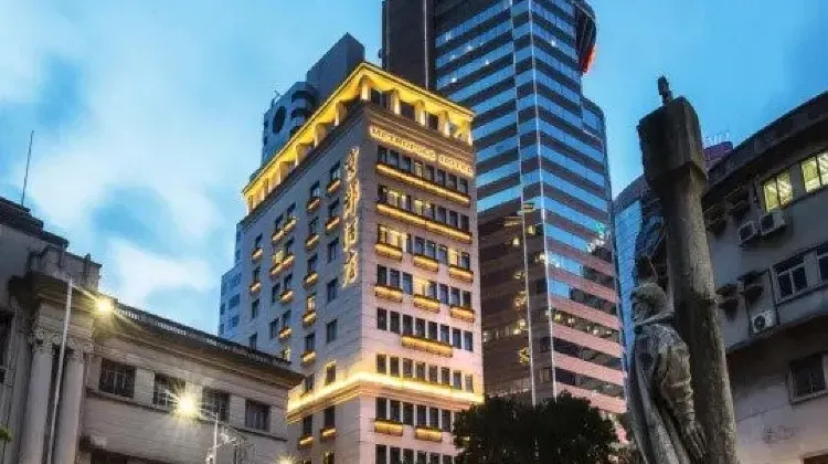 Traveling in Macau - Metropole Hotel Macau