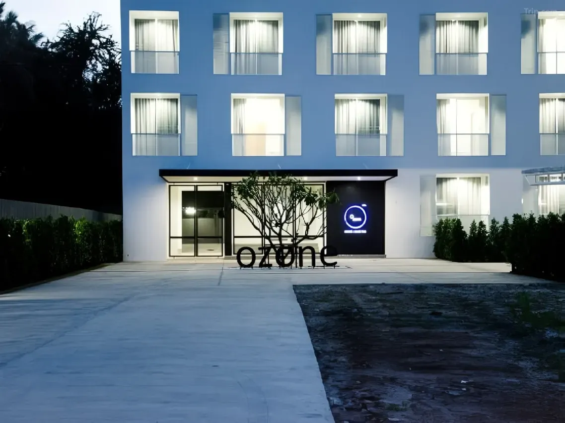 ภายนอกโรงแรมโอโซน เขาเต่า(Ozone Khaotao)