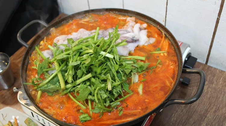 2.韓国グルメ｜カムジャタン