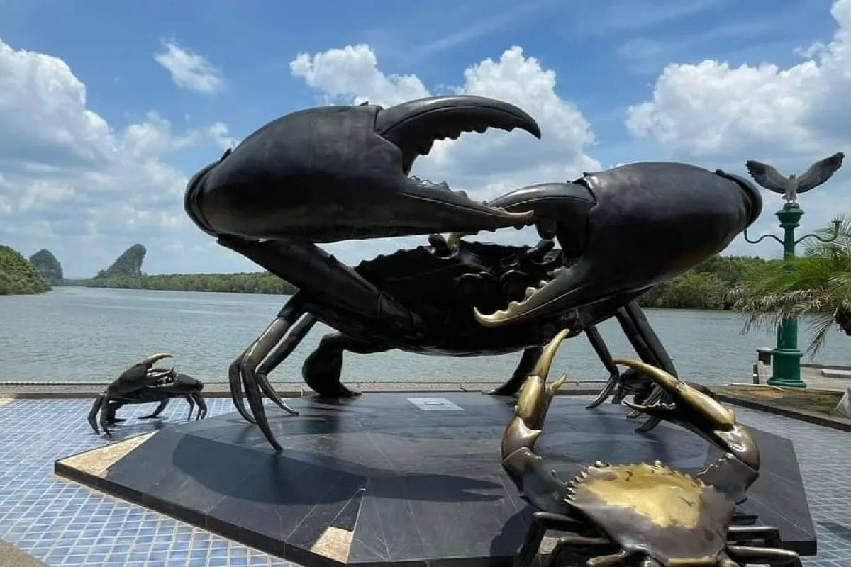 อนุสาวรีย์ปูดำ กระบี่