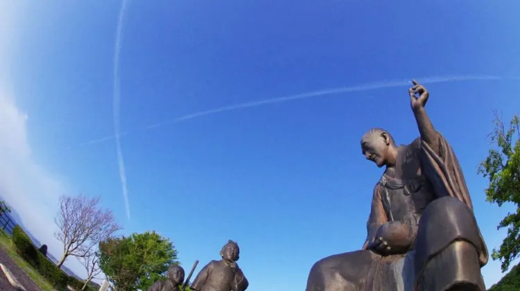 良寛と夕日の丘公園