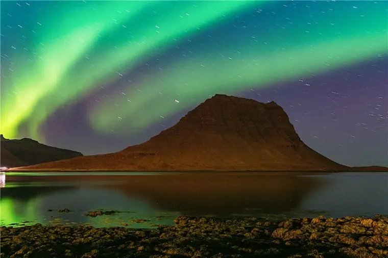 オーロラ旅行に人気の観光地④アイスランド