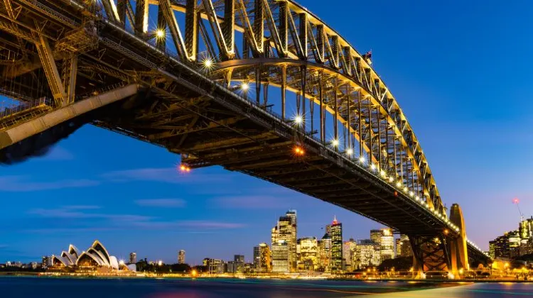 Apakah perbezaan antara visa pelancong Australia dan ETA