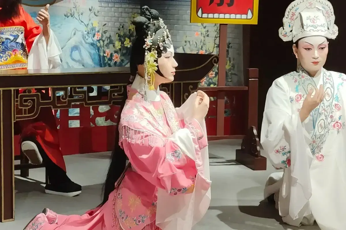 Things to Do in Guangzhou: Enjoy the Cantonese Opera
