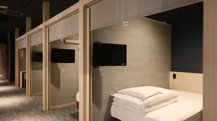 キャビン&カプセルホテル J-SHIP大阪難波